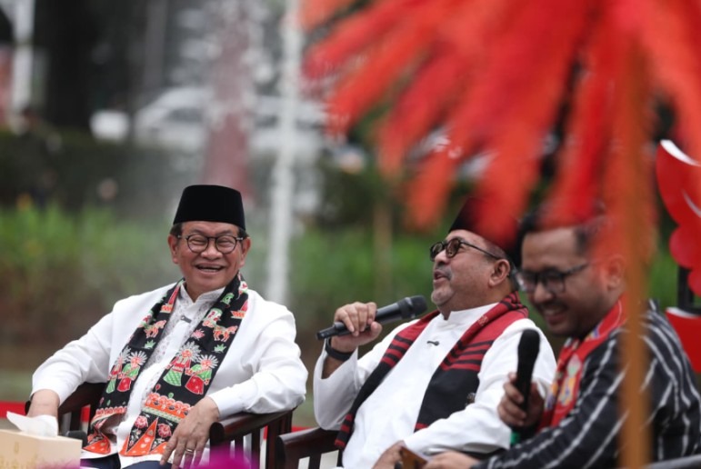 Dari pemutihan ijazah hingga transportasi terintegrasi, simak deretan capaian satu tahun Pramono-Rano membangun Jakarta dari bawah.